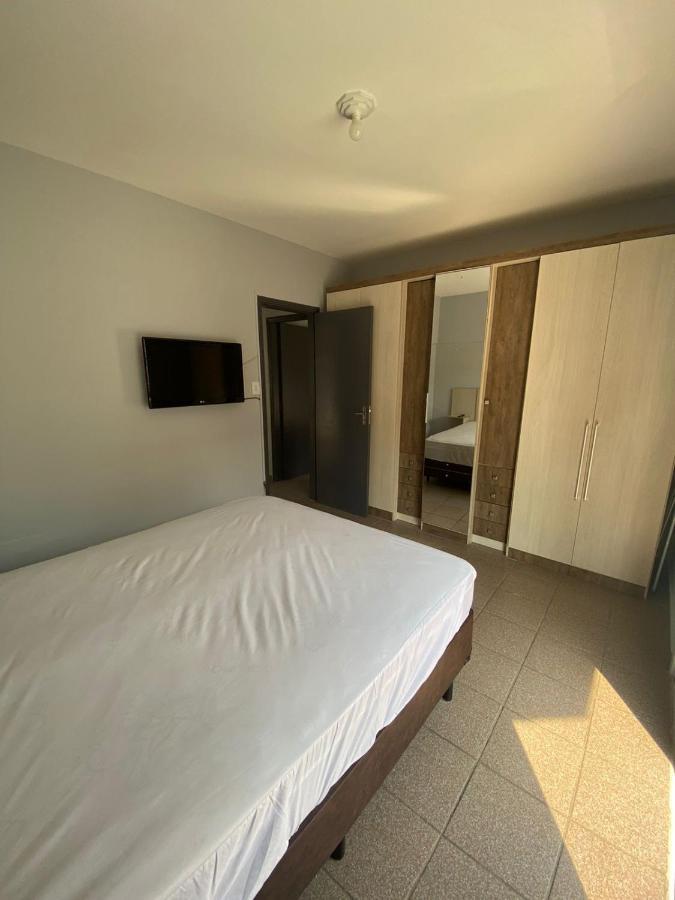Apartamento Com Estacionamento, Wi-Fi, Ar Condicionado A 300 Metros Da Praia Da Enseada No Guaruja. 외부 사진