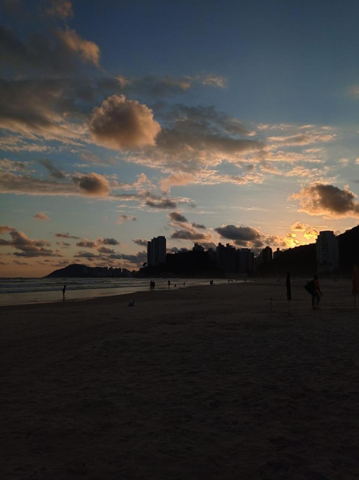 Apartamento Com Estacionamento, Wi-Fi, Ar Condicionado A 300 Metros Da Praia Da Enseada No Guaruja. 외부 사진